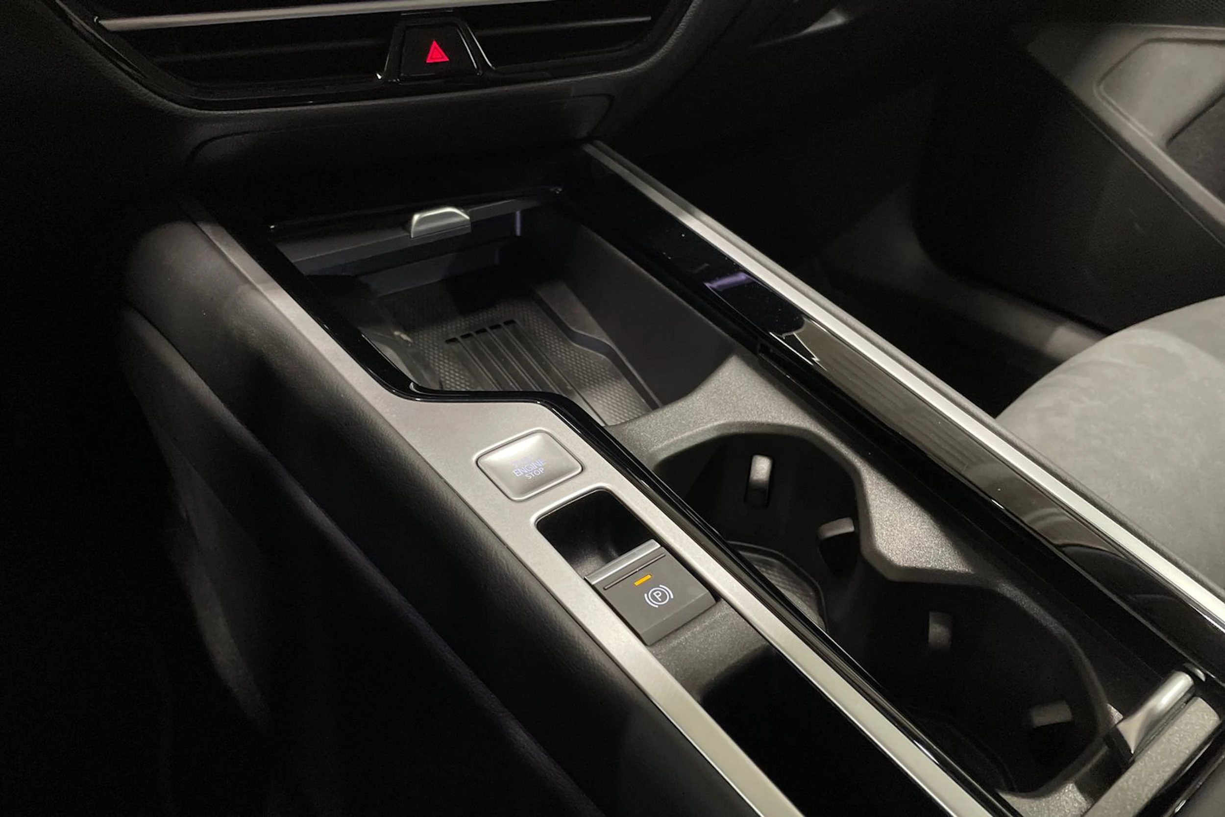 met. musta Volkswagen Passat 2024 kuva 21.