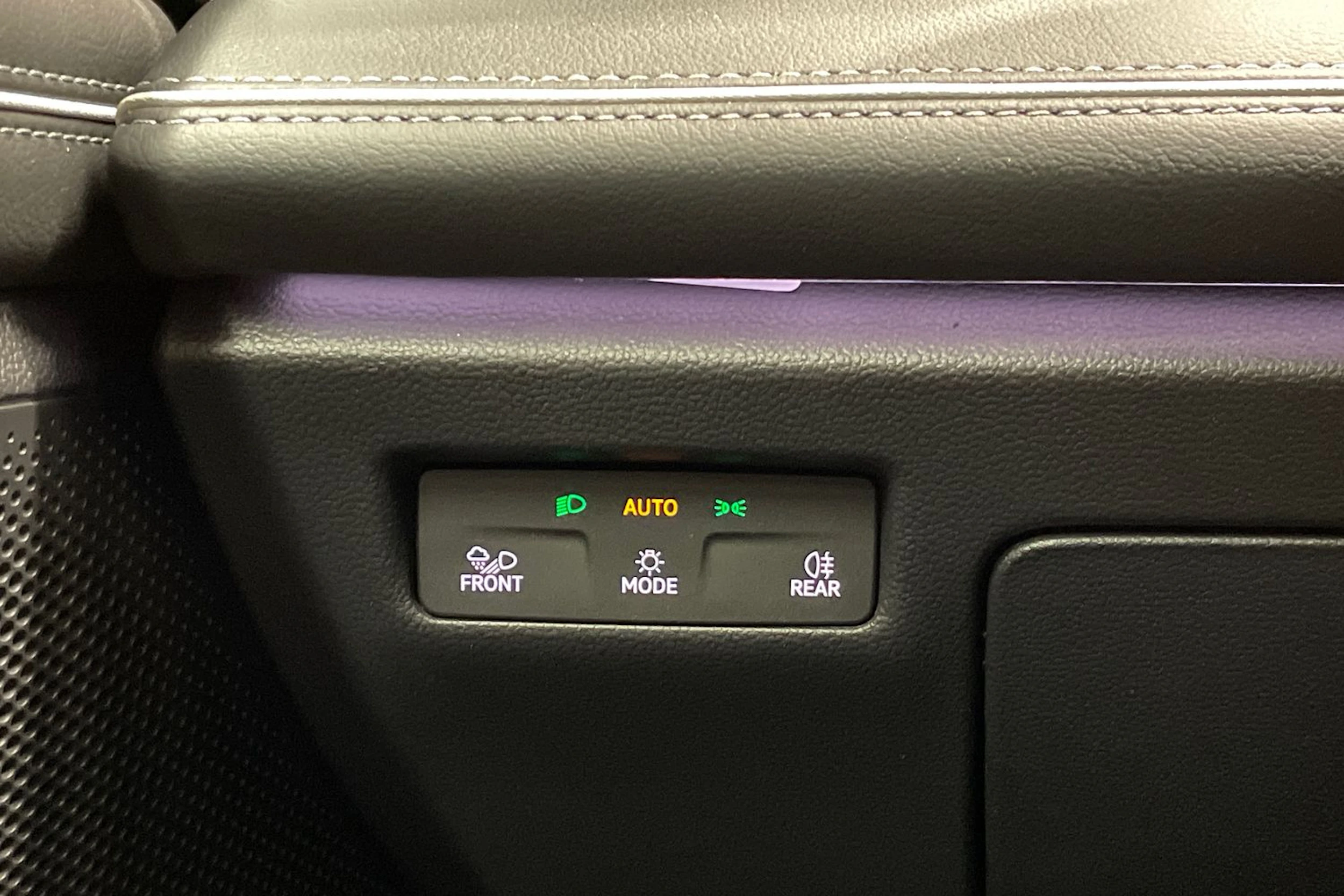 met. musta Volkswagen Passat 2024 kuva 22.