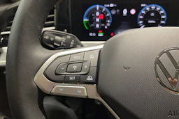 met. musta Volkswagen Passat 2024 kuva 23.