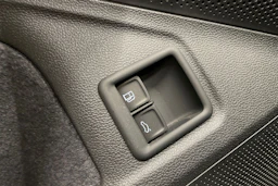 met. musta Volkswagen Passat 2024 kuva 25.