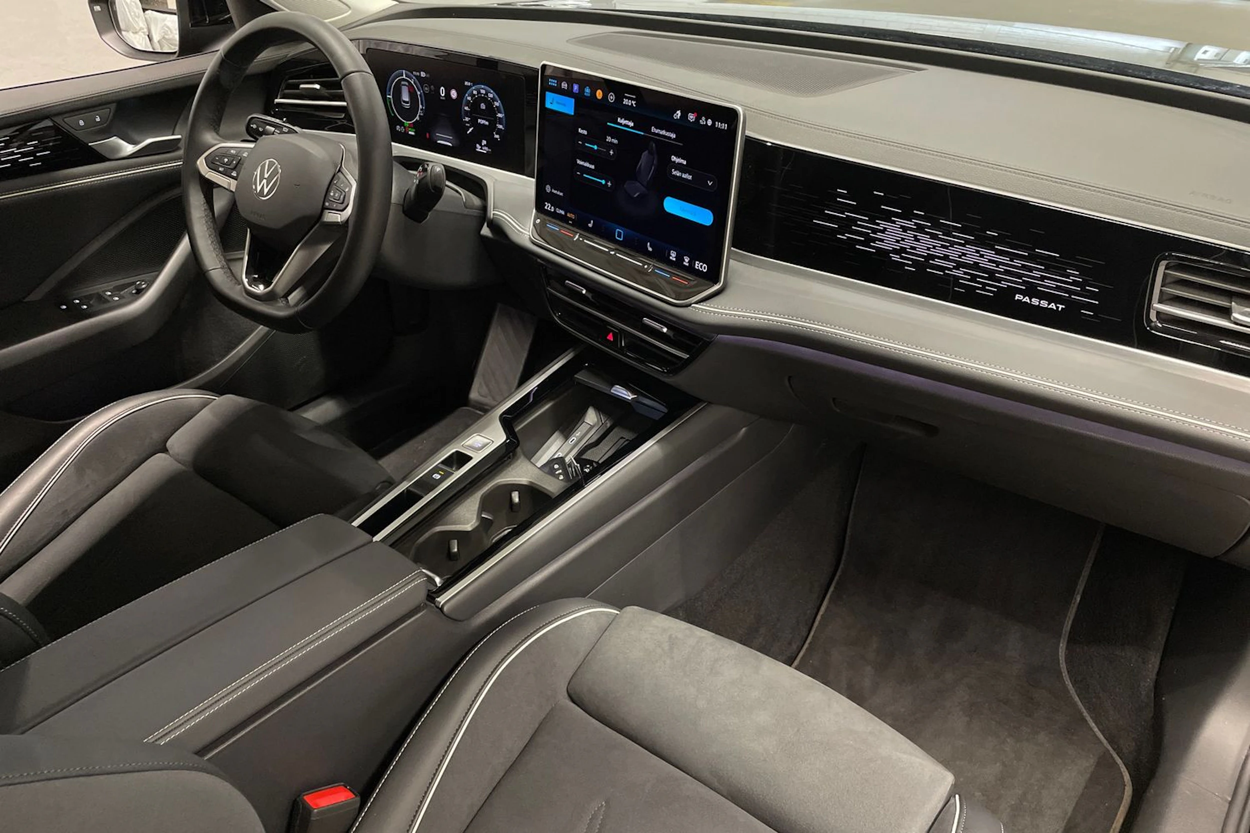 met. musta Volkswagen Passat 2024 kuva 29.