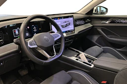 valkoinen Volkswagen Passat 2024 kuva 3.
