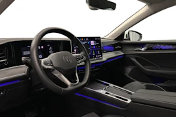 valkoinen Volkswagen Passat 2024 kuva 8.