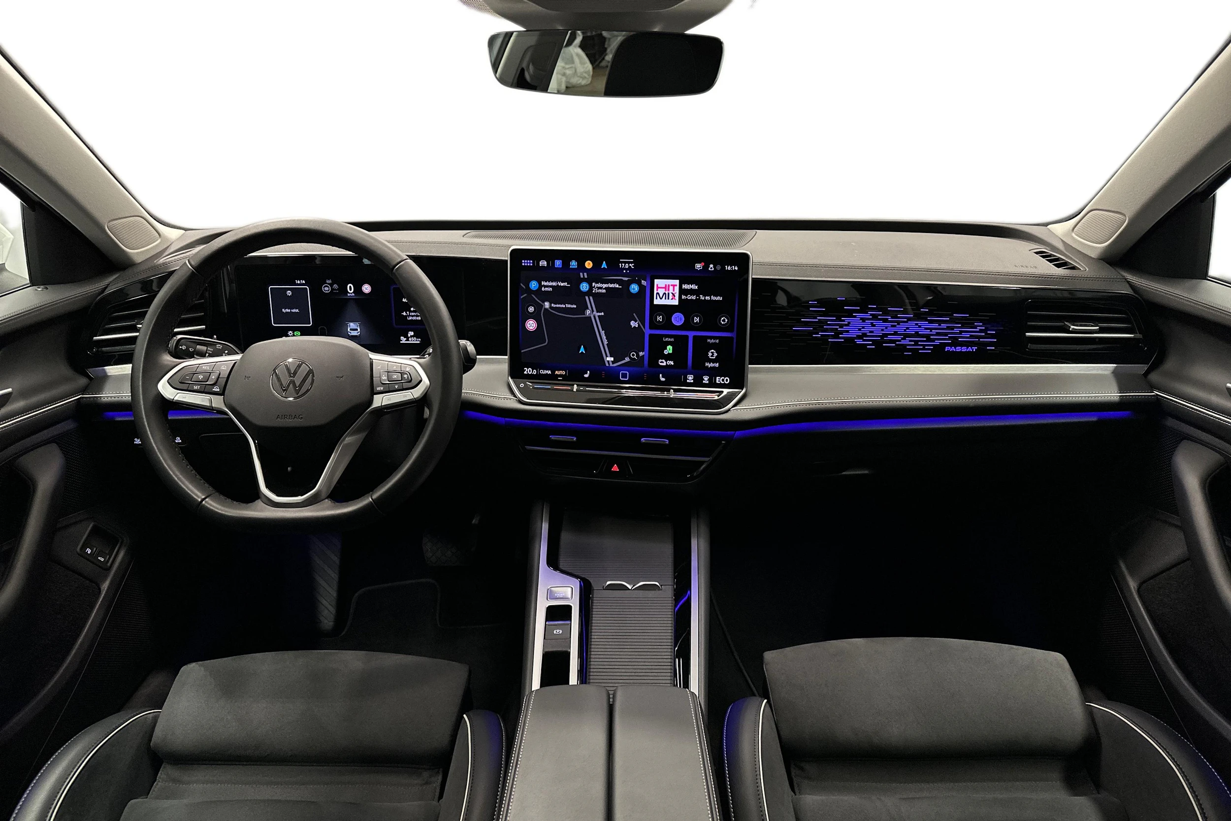 valkoinen Volkswagen Passat 2024 kuva 9.