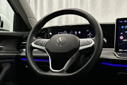 valkoinen Volkswagen Passat 2024 kuva 20.