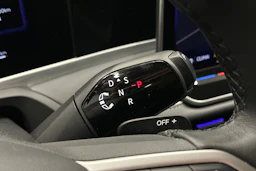 valkoinen Volkswagen Passat 2024 kuva 23.