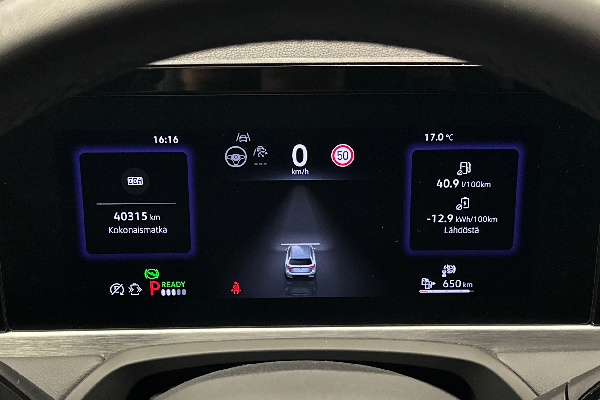 valkoinen Volkswagen Passat 2024 kuva 24.