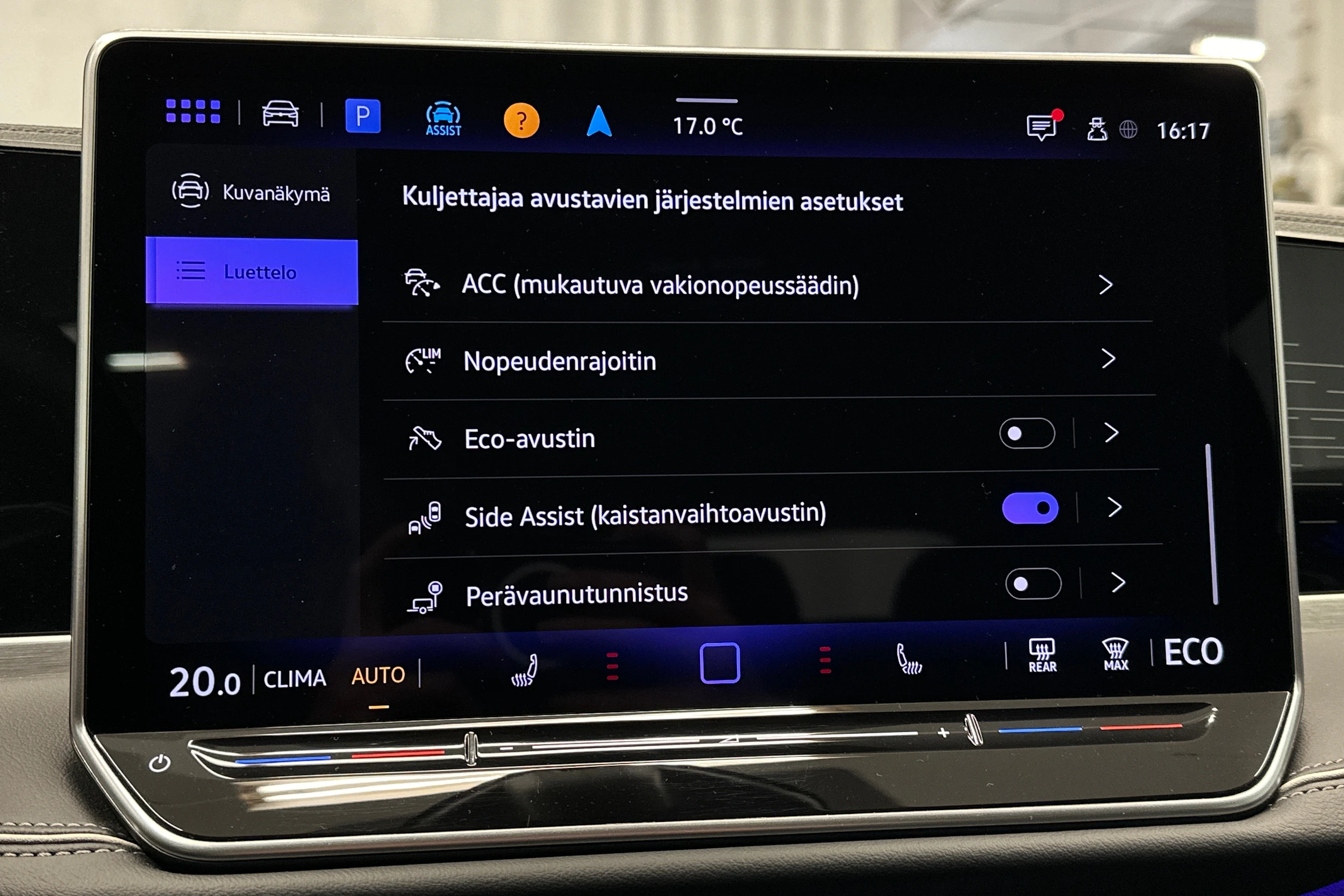 valkoinen Volkswagen Passat 2024 kuva 29.