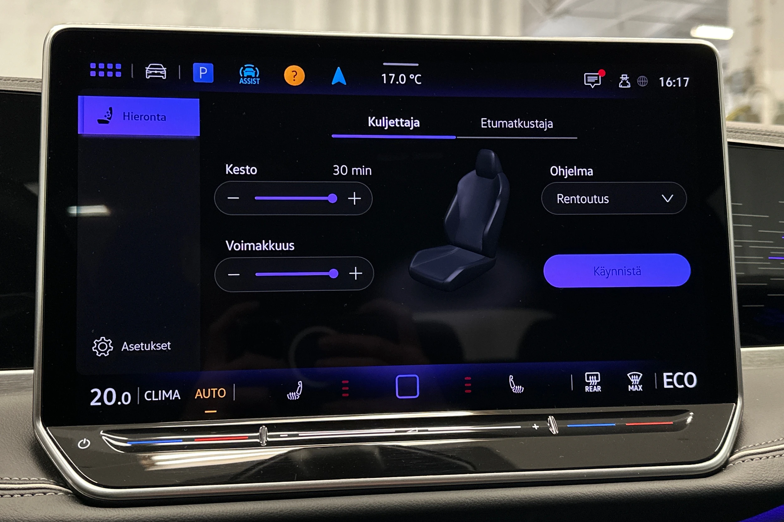 valkoinen Volkswagen Passat 2024 kuva 31.