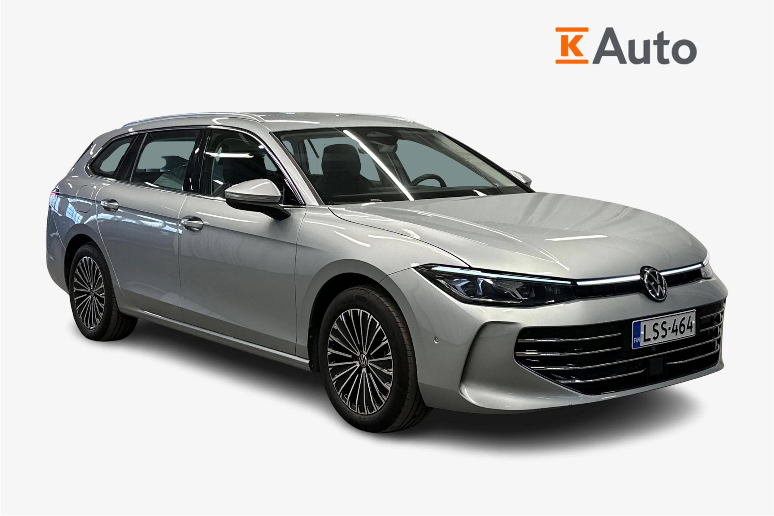 harmaa Volkswagen Passat 2024 kuva 1.
