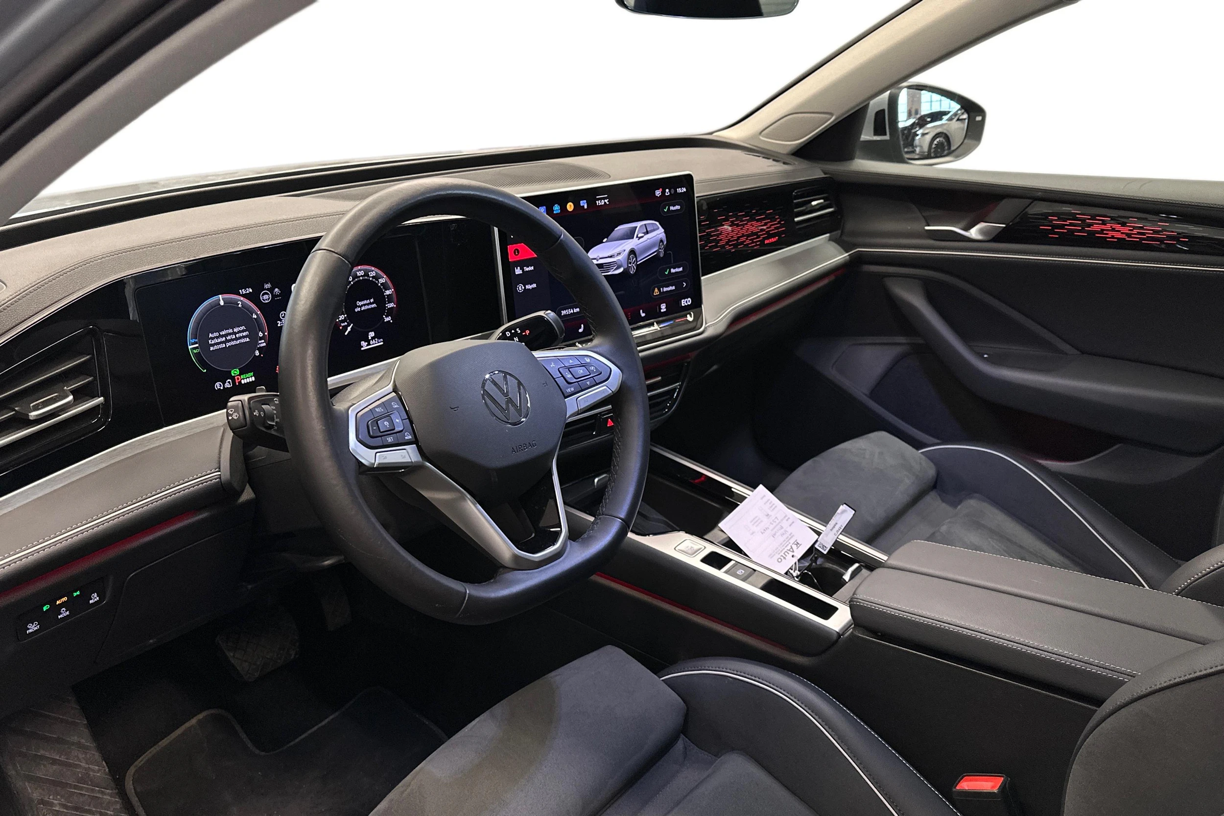 harmaa Volkswagen Passat 2024 kuva 3.