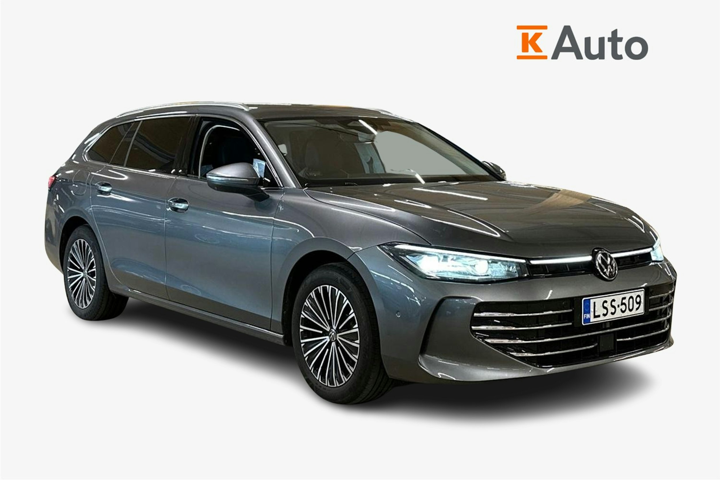 harmaa Volkswagen Passat 2024 kuva 1.