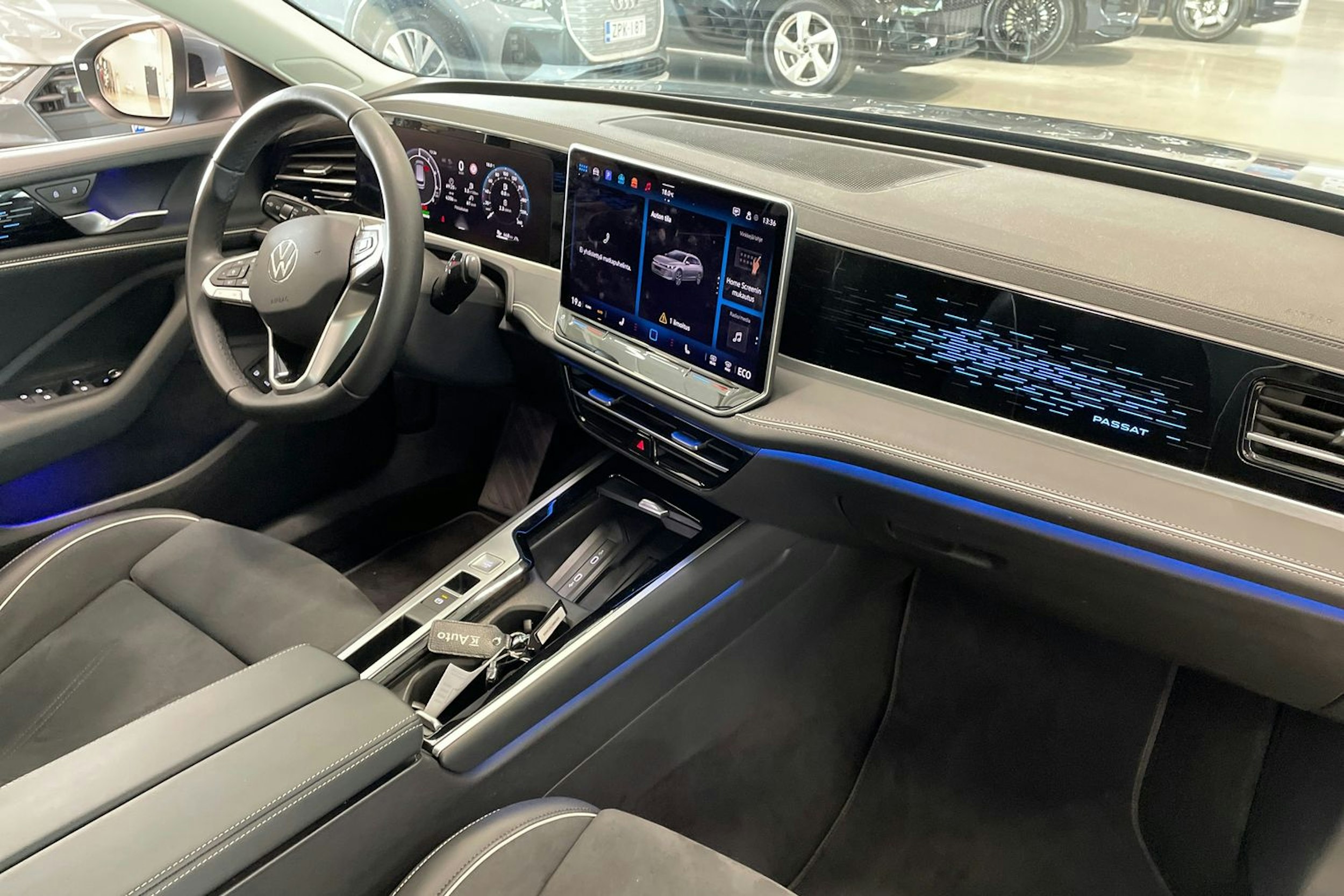 harmaa Volkswagen Passat 2024 kuva 15.
