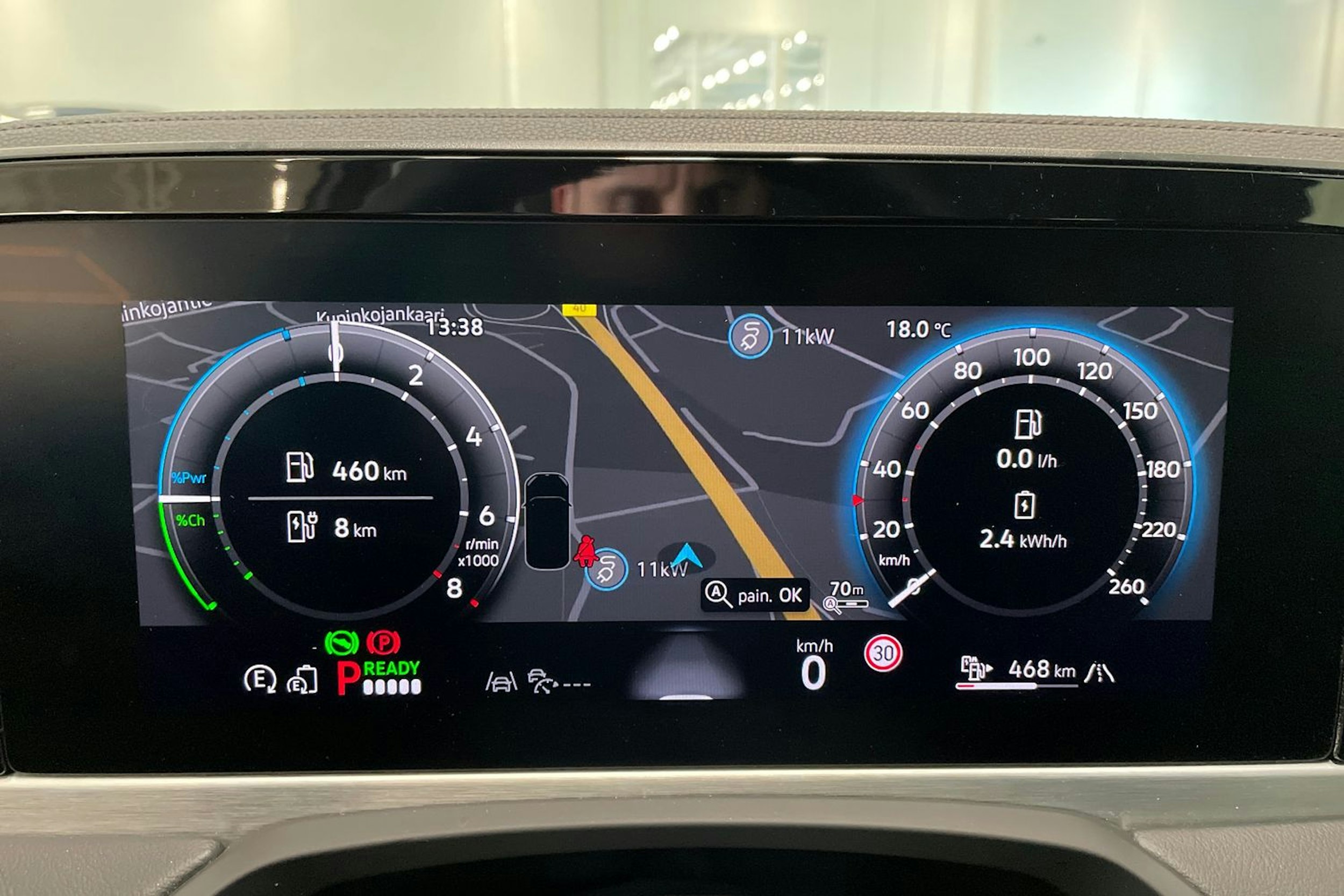 harmaa Volkswagen Passat 2024 kuva 20.