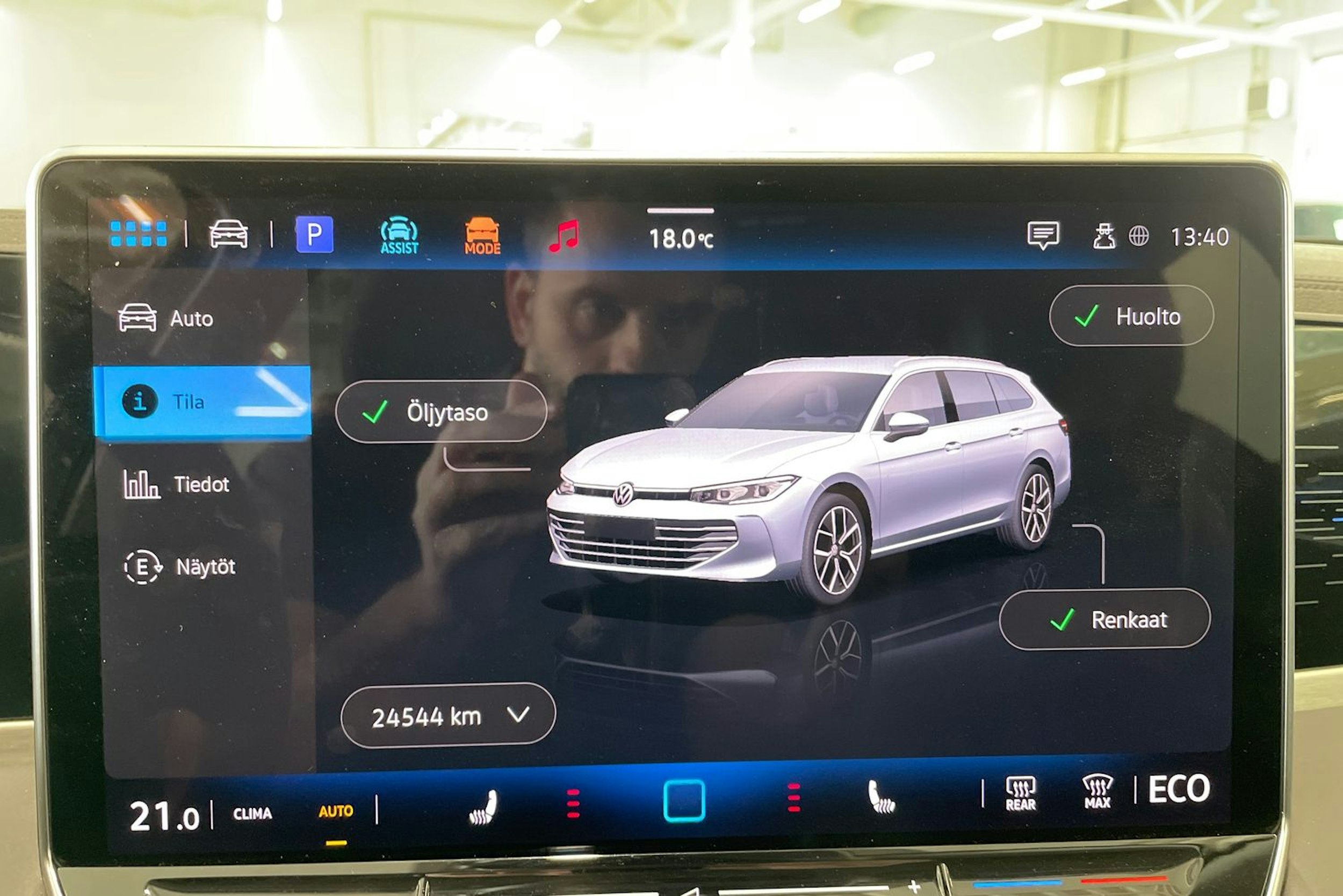 harmaa Volkswagen Passat 2024 kuva 29.