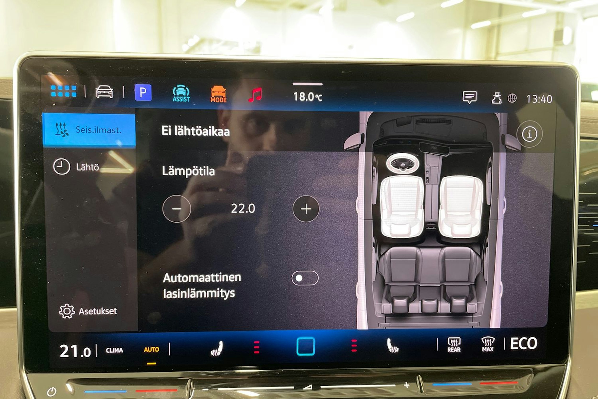 harmaa Volkswagen Passat 2024 kuva 30.
