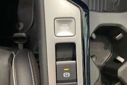 harmaa Volkswagen Passat 2024 kuva 36.
