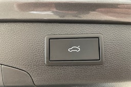 harmaa Volkswagen Passat 2024 kuva 43.