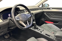 valkoinen Volkswagen Passat 2024 kuva 3.