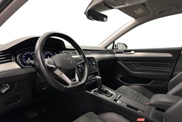 valkoinen Volkswagen Passat 2024 kuva 7.