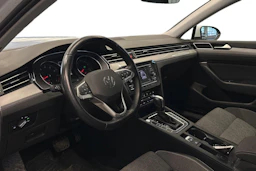 valkoinen Volkswagen Passat 2024 kuva 3.