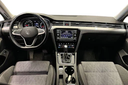 valkoinen Volkswagen Passat 2024 kuva 9.