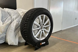 valkoinen Volkswagen Passat 2024 kuva 13.