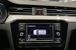 valkoinen Volkswagen Passat 2024 kuva 19.