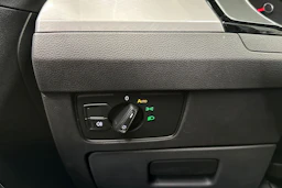 valkoinen Volkswagen Passat 2024 kuva 28.