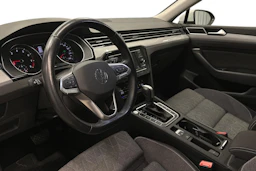 valkoinen Volkswagen Passat 2024 kuva 6.