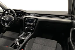 valkoinen Volkswagen Passat 2024 kuva 7.