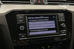 valkoinen Volkswagen Passat 2024 kuva 20.