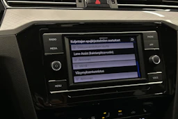valkoinen Volkswagen Passat 2024 kuva 21.