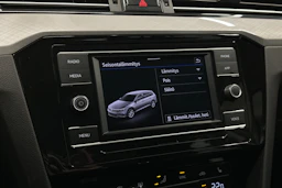 valkoinen Volkswagen Passat 2024 kuva 23.