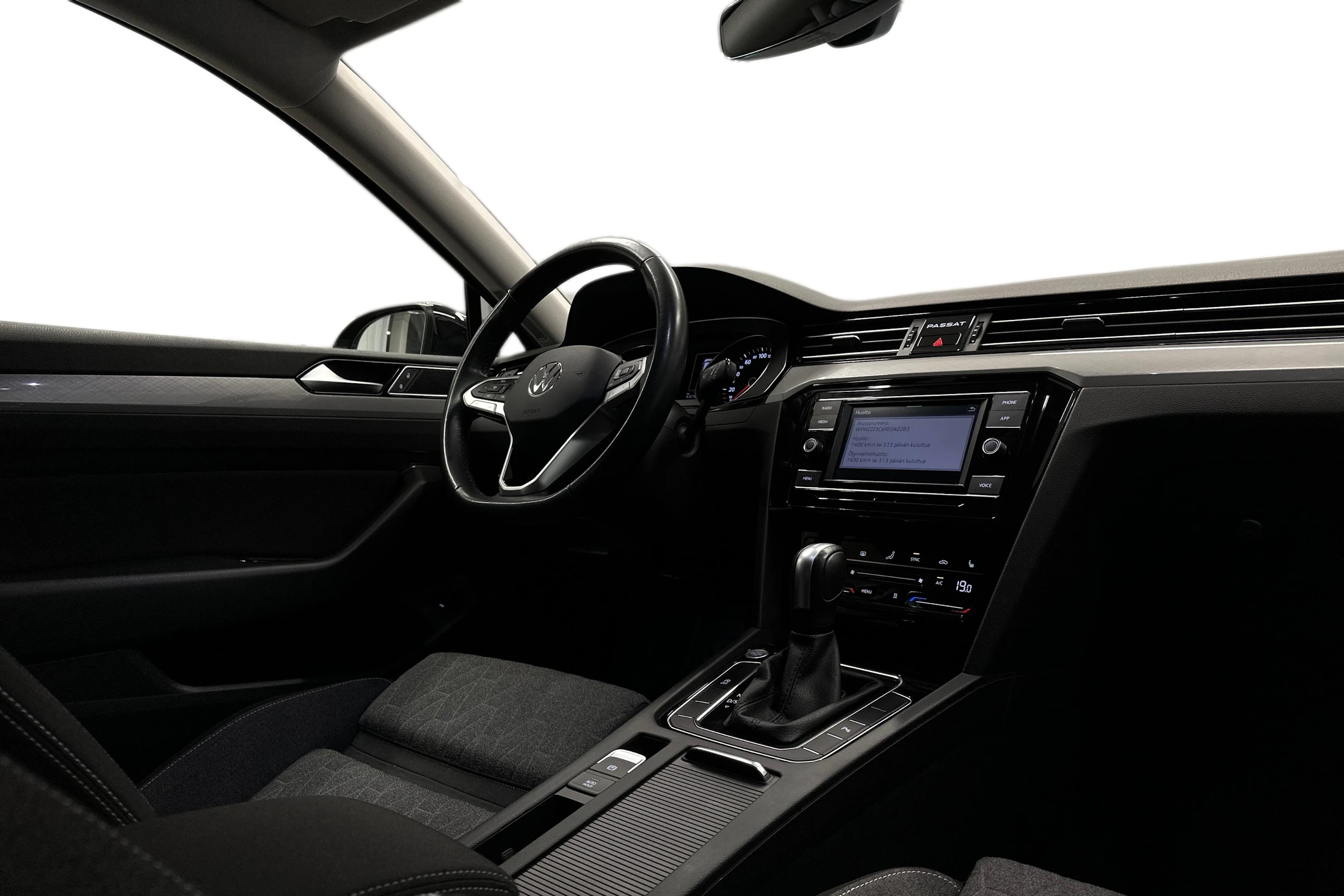 musta Volkswagen Passat 2024 kuva 7.