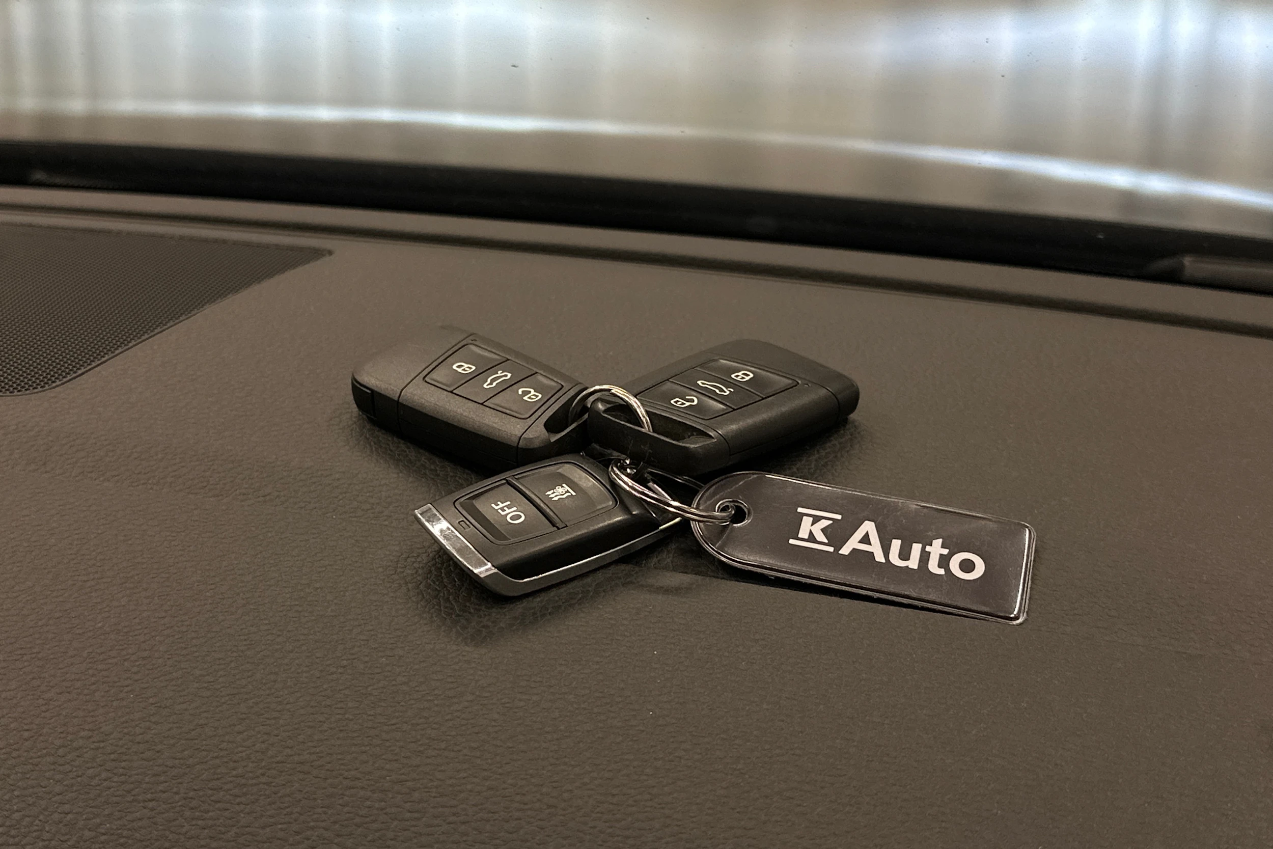 musta Volkswagen Passat 2024 kuva 24.