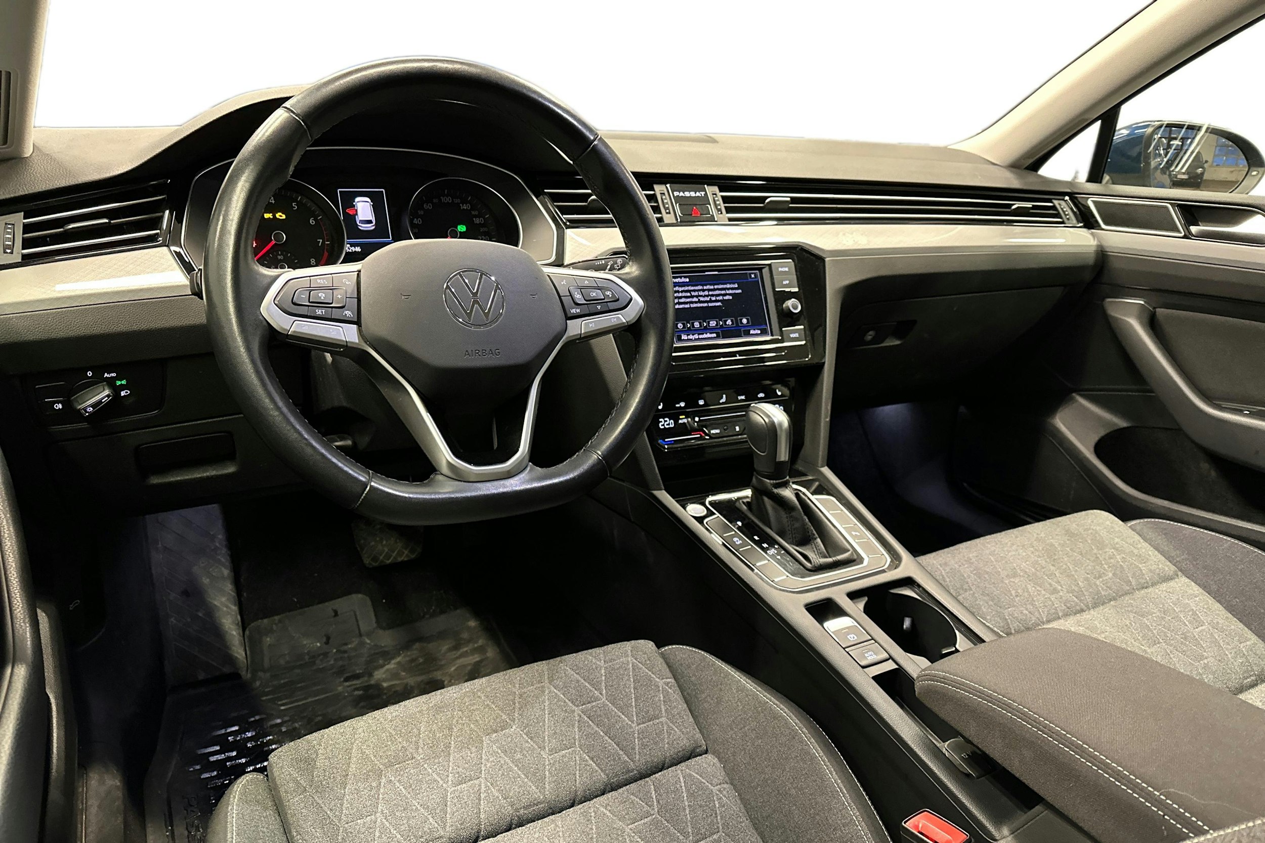 met. sininen Volkswagen Passat 2024 kuva 3.