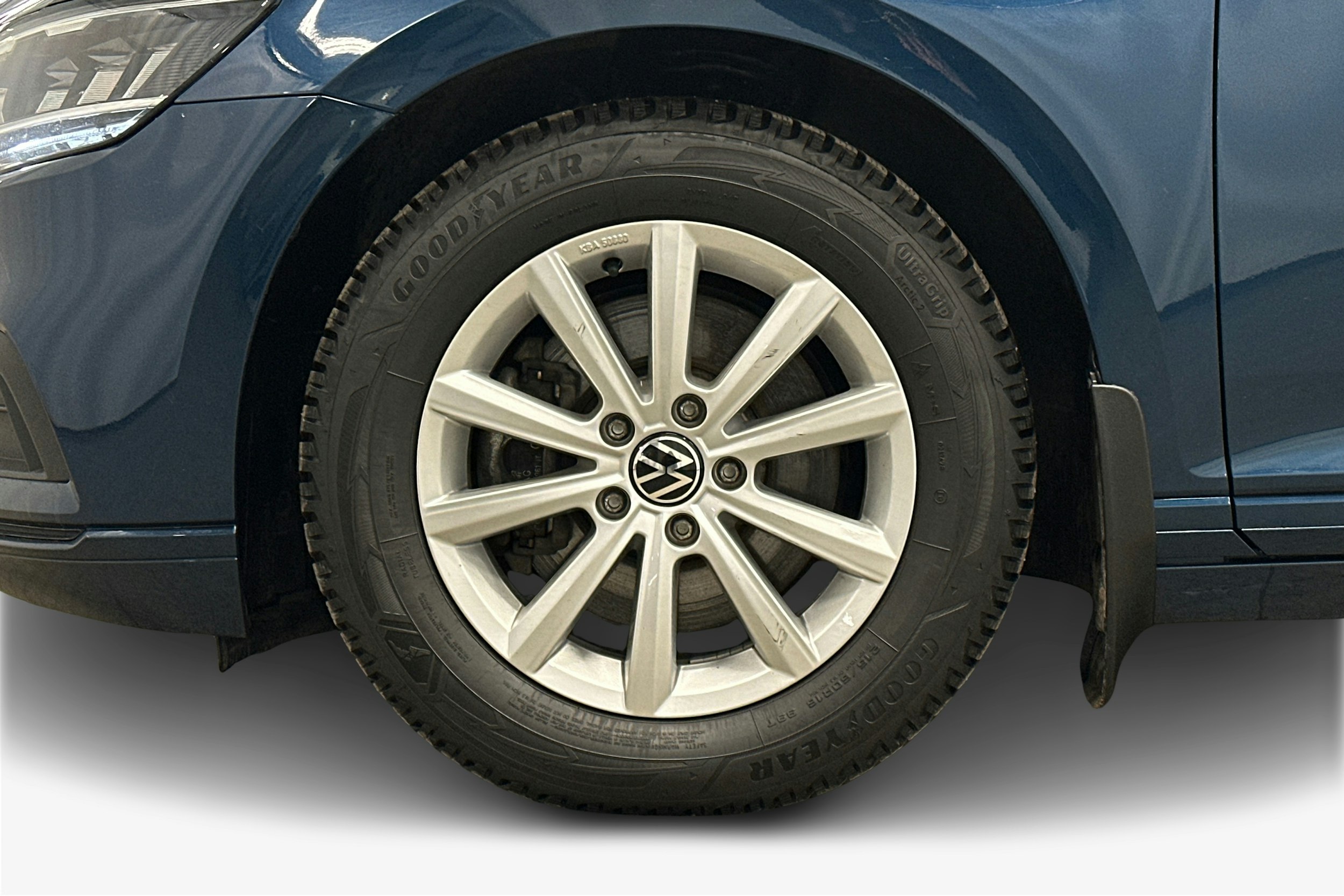 met. sininen Volkswagen Passat 2024 kuva 9.