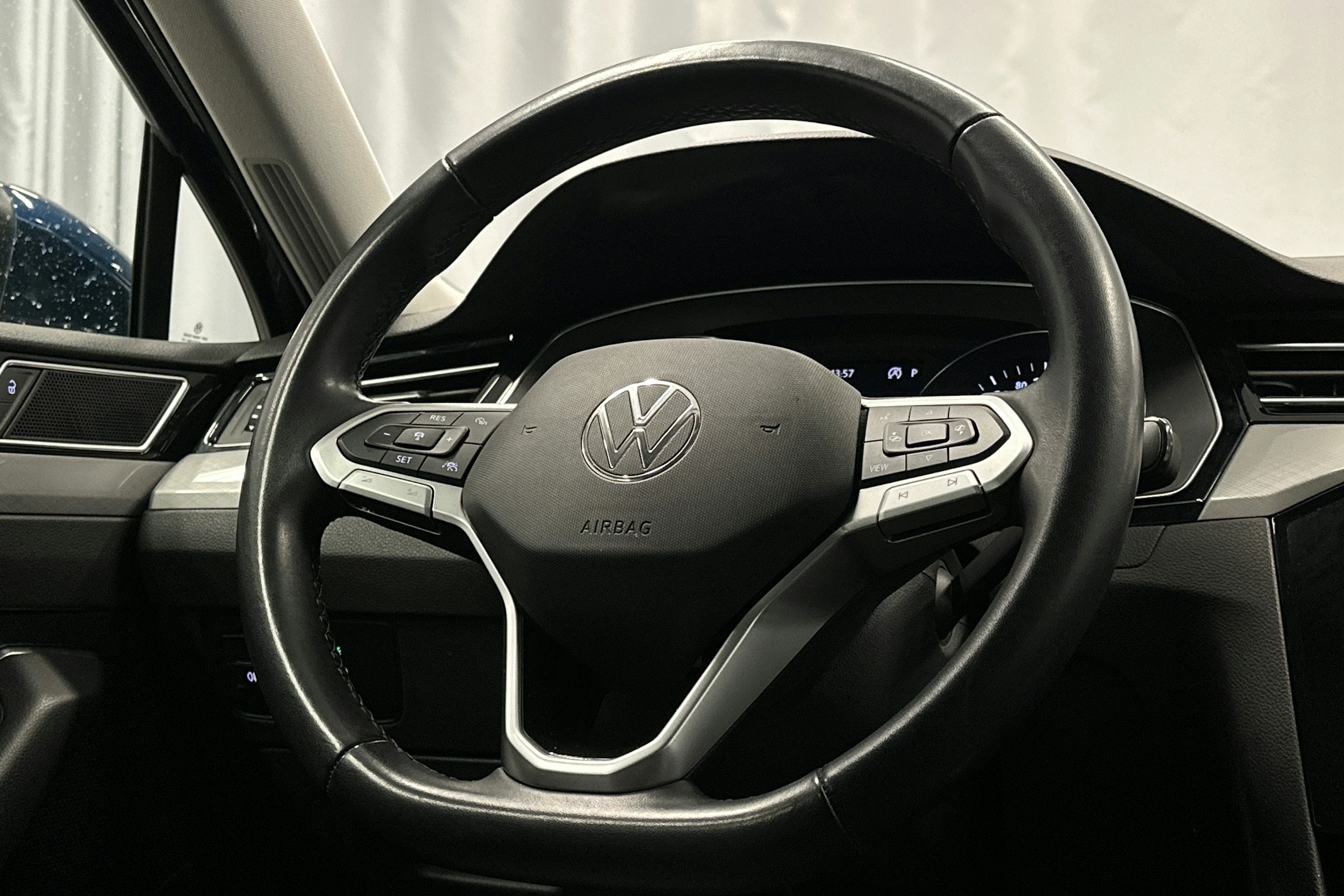 met. sininen Volkswagen Passat 2024 kuva 14.