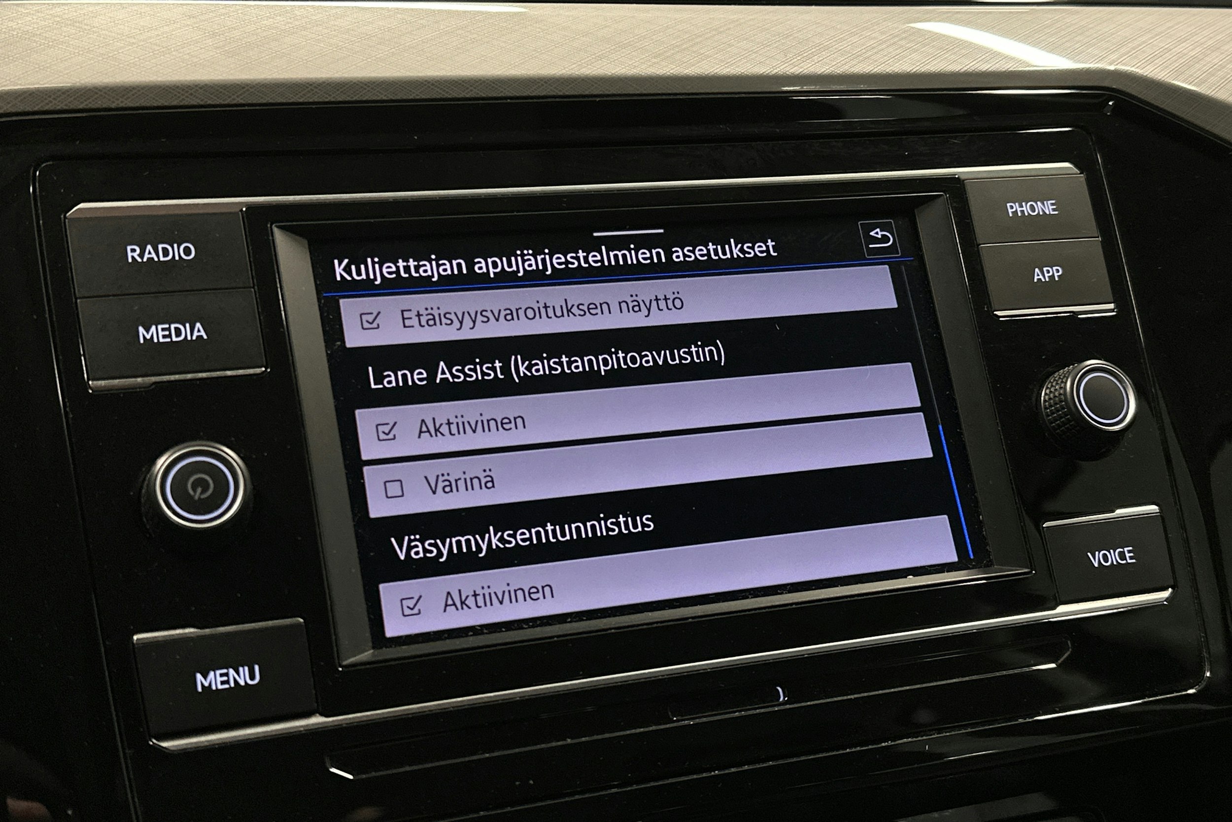 met. sininen Volkswagen Passat 2024 kuva 19.