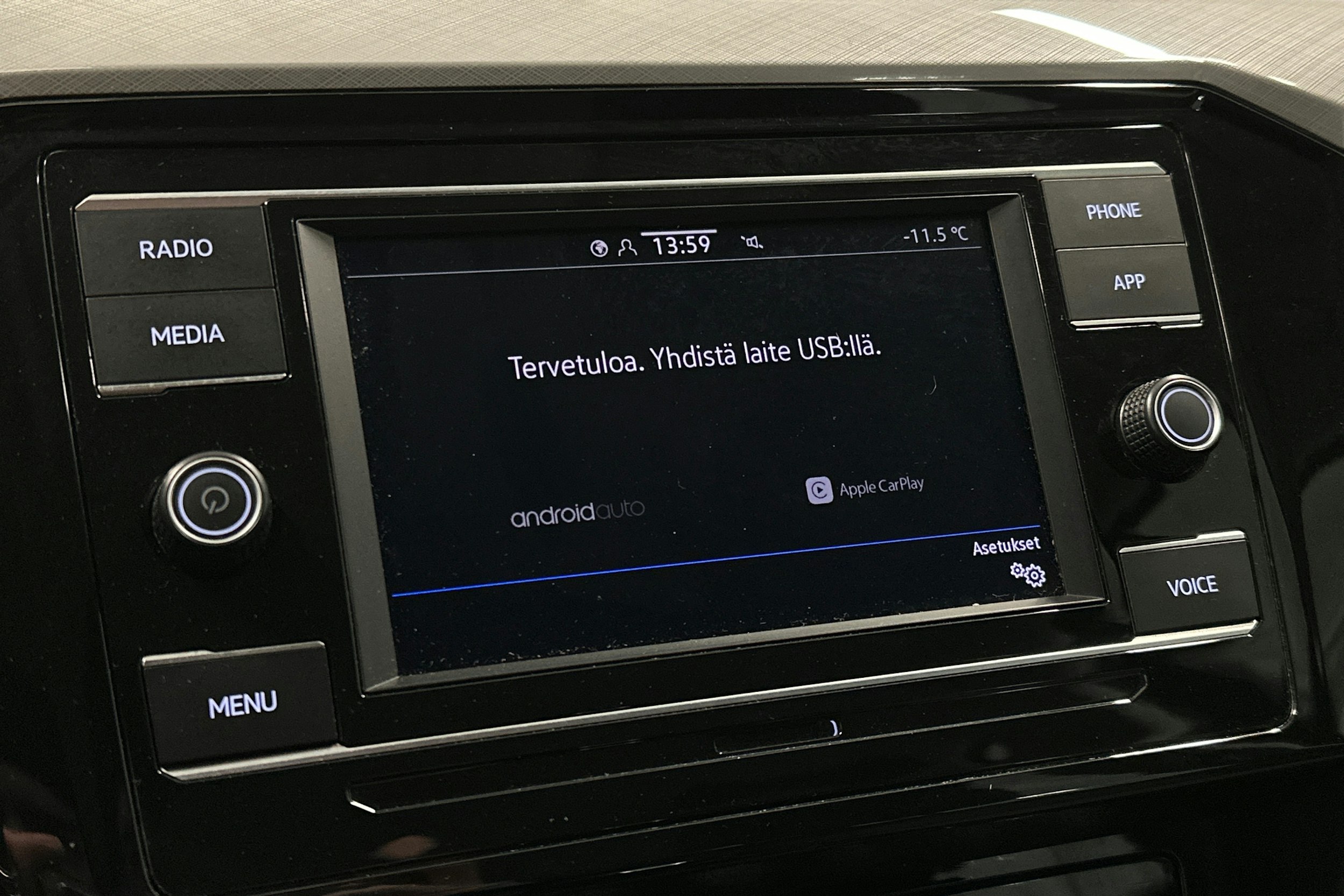 met. sininen Volkswagen Passat 2024 kuva 20.