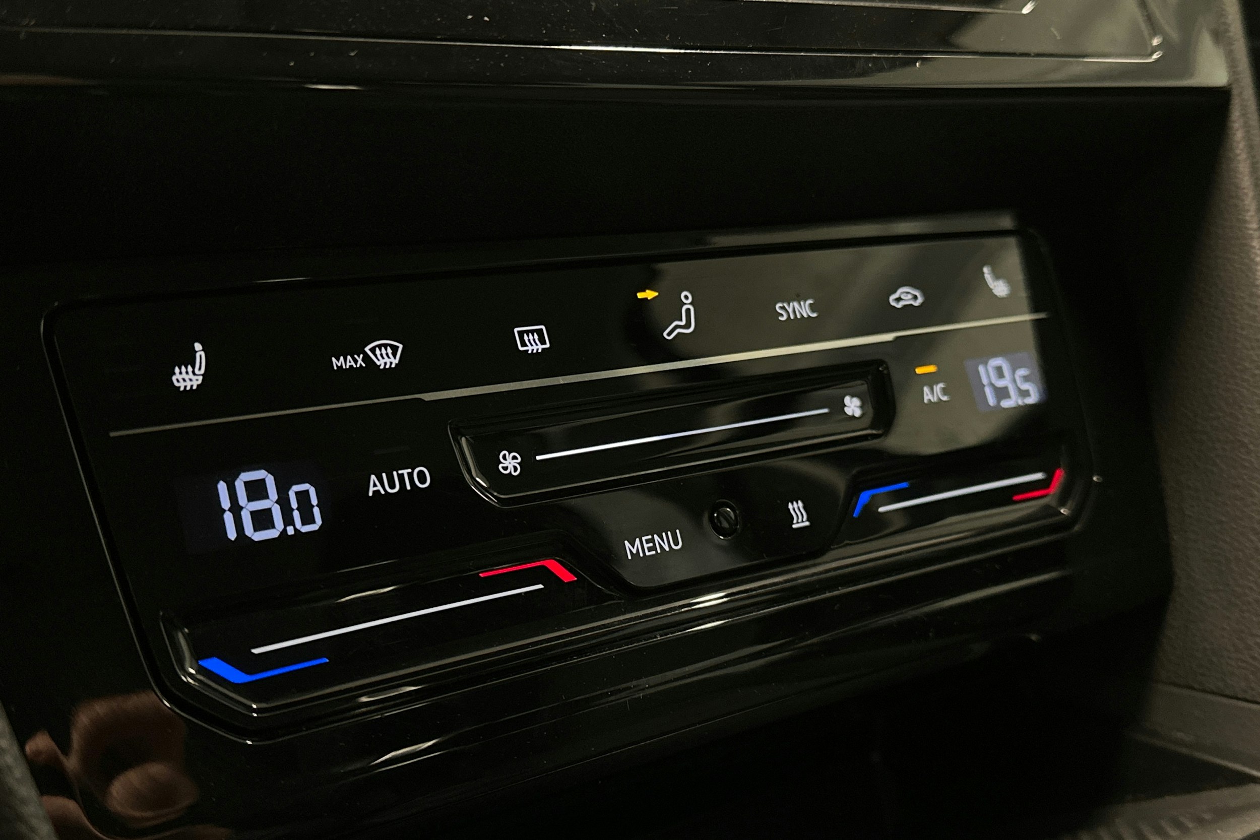 met. sininen Volkswagen Passat 2024 kuva 23.