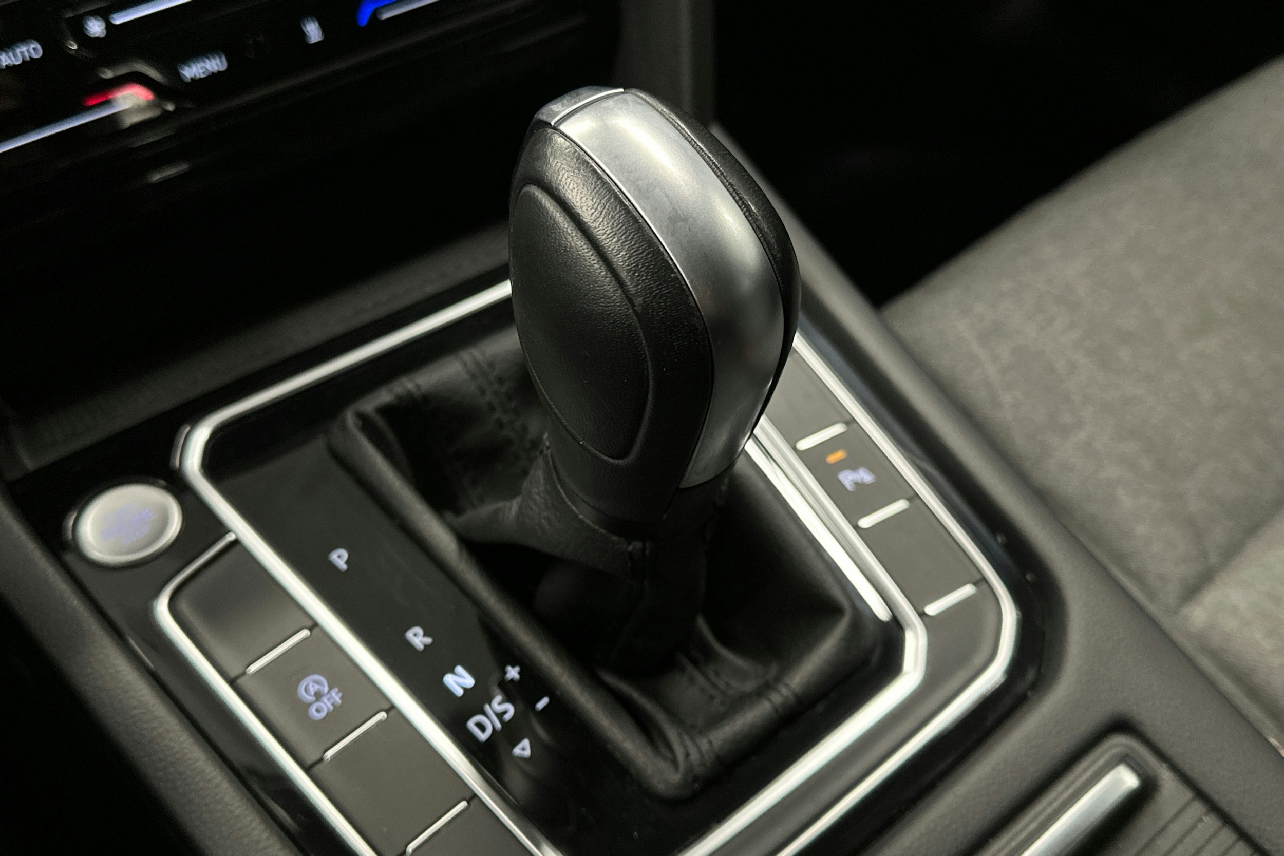 met. sininen Volkswagen Passat 2024 kuva 24.