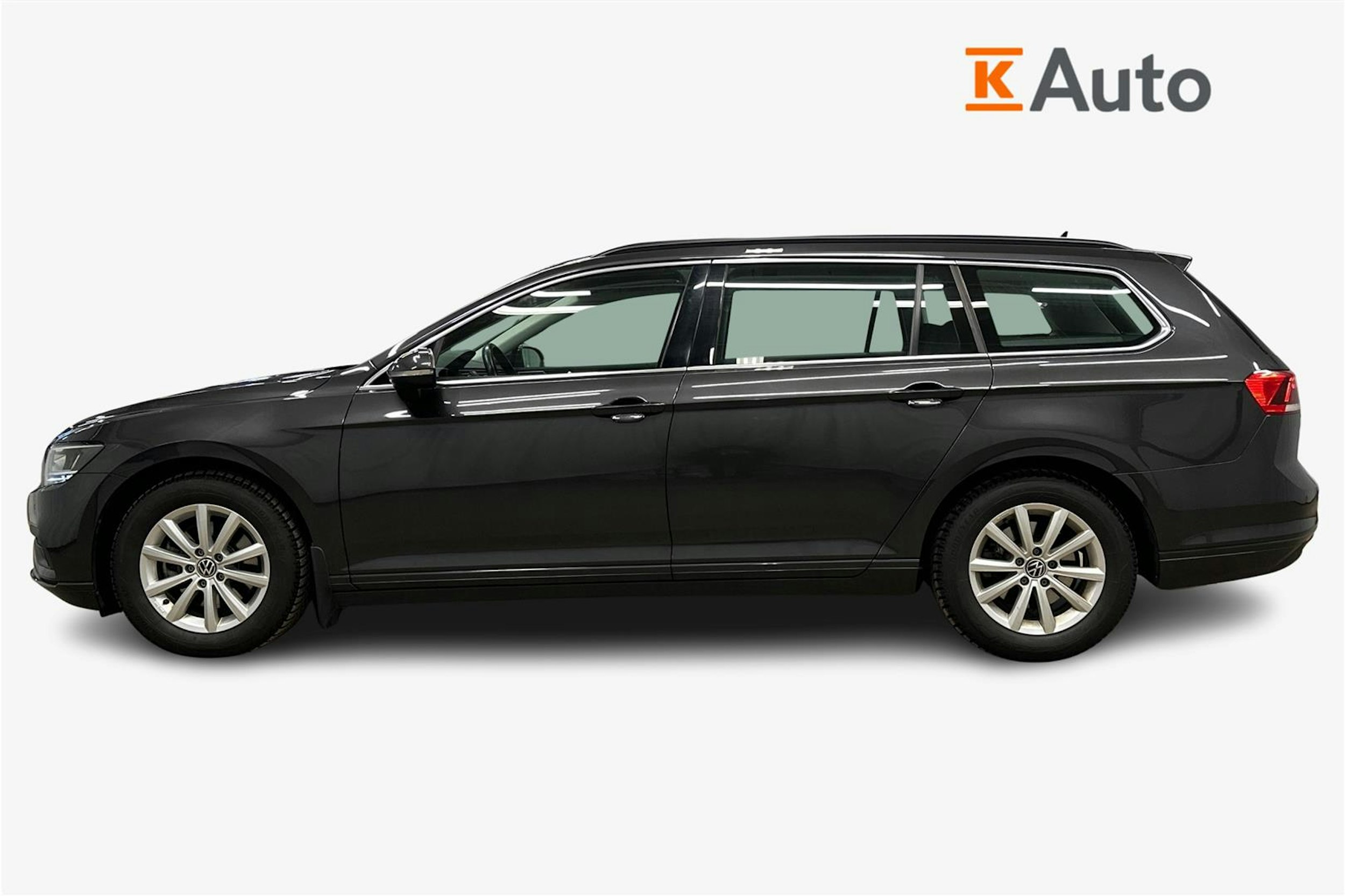 harmaa Volkswagen Passat 2024 kuva 5.