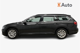 harmaa Volkswagen Passat 2024 kuva 5.