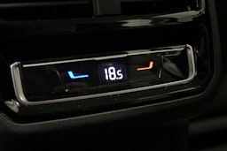 harmaa Volkswagen Passat 2024 kuva 12.