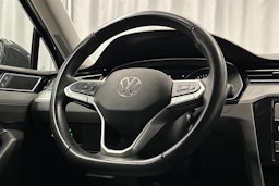 harmaa Volkswagen Passat 2024 kuva 14.