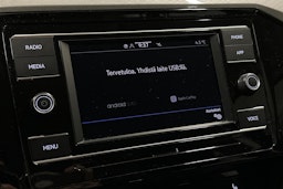 harmaa Volkswagen Passat 2024 kuva 18.