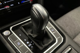 harmaa Volkswagen Passat 2024 kuva 25.