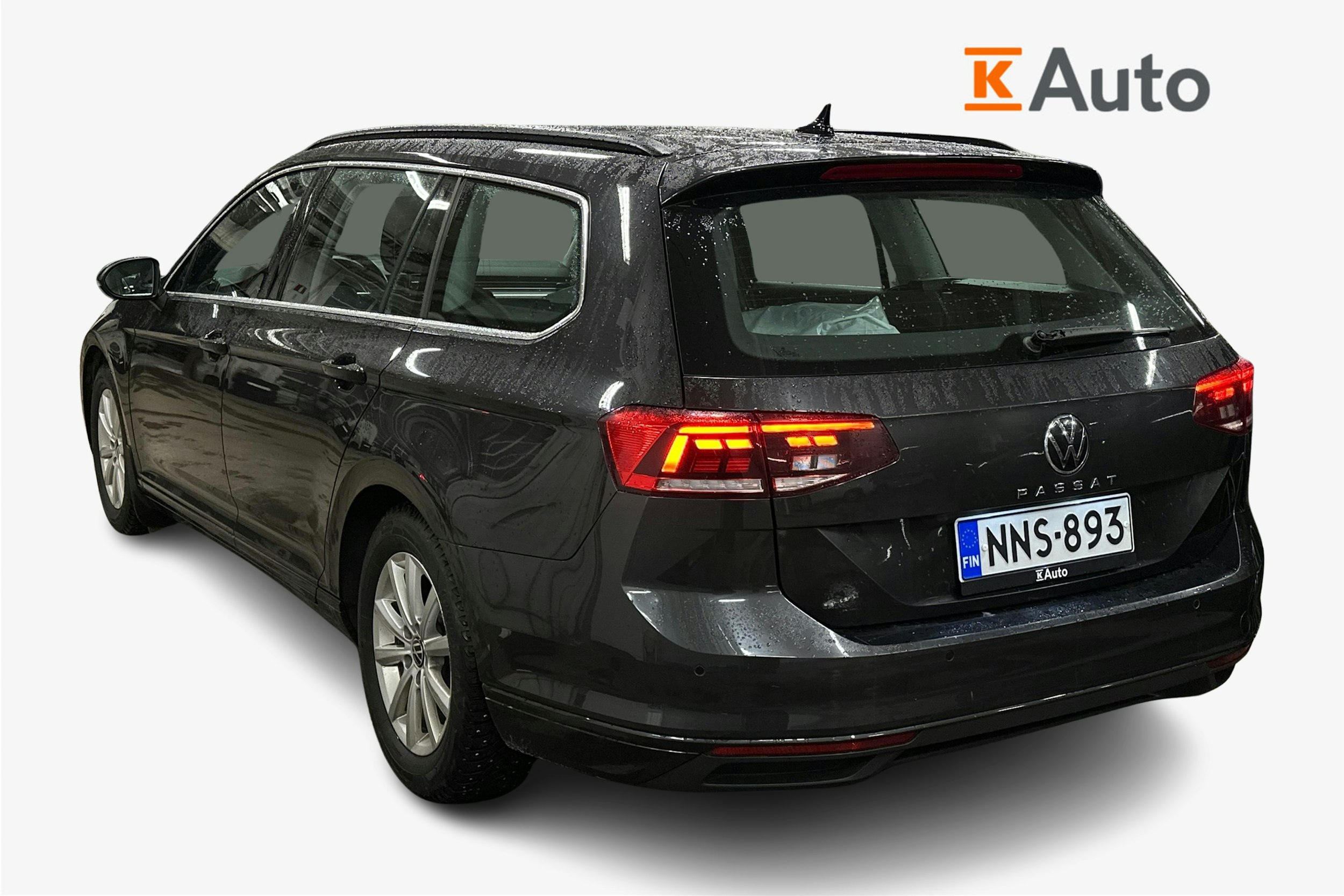 harmaa Volkswagen Passat 2024 kuva 2.